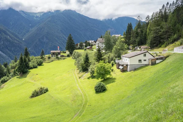 Paisaje idílico de verano en los Alpes —  Fotos de Stock