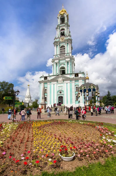 Campanario en la Santísima Trinidad Sergio Lavra, Rusia — Foto de Stock