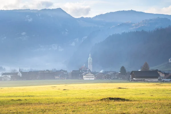 Bezau är en liten kommun i Österrike — Stockfoto