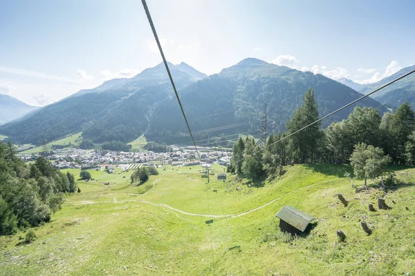 Lato sielankowy krajobraz w Alpach — Zdjęcie stockowe