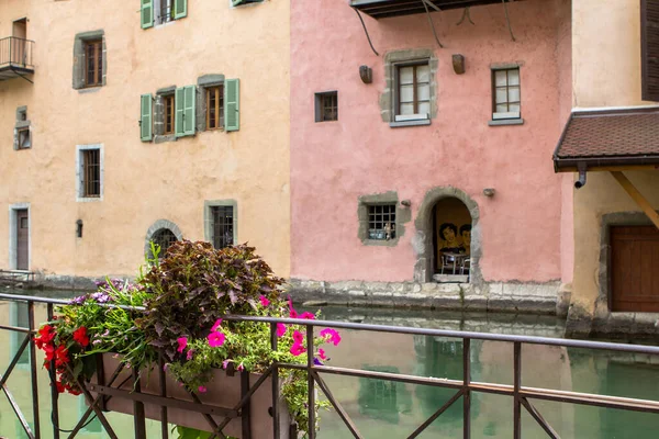 Casco antiguo de Annecy, Francia — Foto de Stock