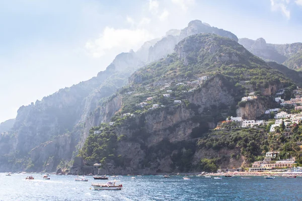 Ciudad de Positano desde el mar, Italia — Foto de Stock