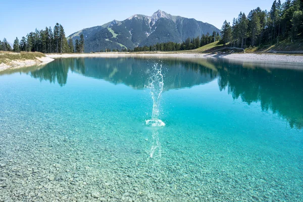 Montanha lago paisagem vista — Fotografia de Stock