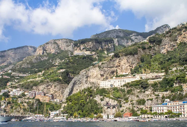 Panoramisch Uitzicht Stad Baai Van Amalfi Vanaf Boot Regio Campanië — Stockfoto