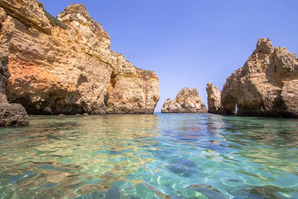 葡萄牙阿尔加弗尔海岸Ponta Piedade悬崖的美丽景色 — 图库照片