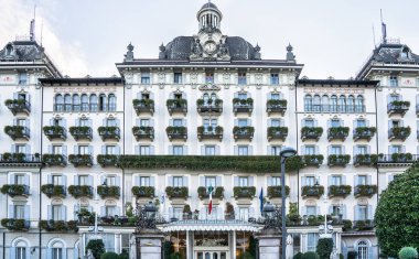 Maggiore Gölü 'ndeki Meşhur Des Iles Borromees Sarayı, Stresa, İtalya