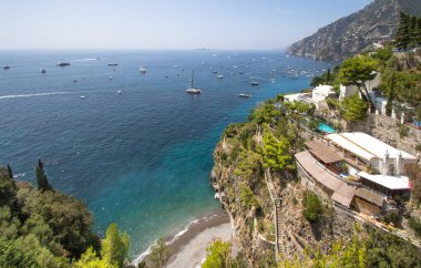 Positano yakınlarındaki ünlü sahil Bagni d 'Arienzo, Amalfi Sahili, İtalya