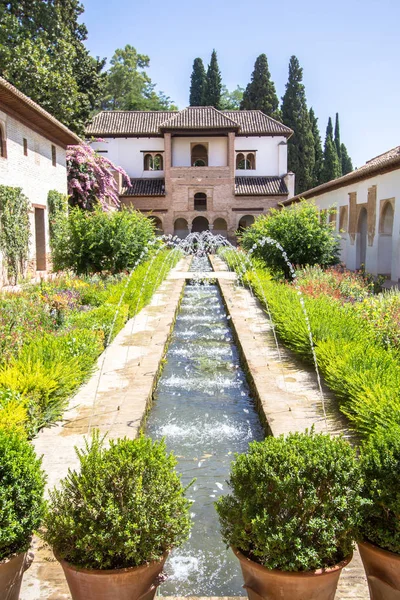 Giardino Fontana Nel Patio Acequia Alhambra Granada Andalusia Spagna — Foto Stock