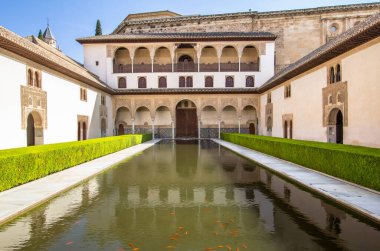 Alhambra Comare Patio, Granada, Endülüs, İspanya 'nın güzel avlusu