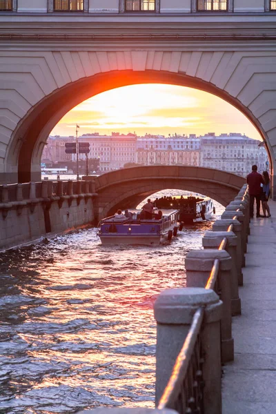 Puesta Sol Sobre Arco Ermita Sobre Canal Invierno San Petersburgo —  Fotos de Stock