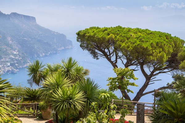 アマルフィ海岸のヴィラRufoloの素晴らしい庭園 ラヴェッロ イタリア — ストック写真