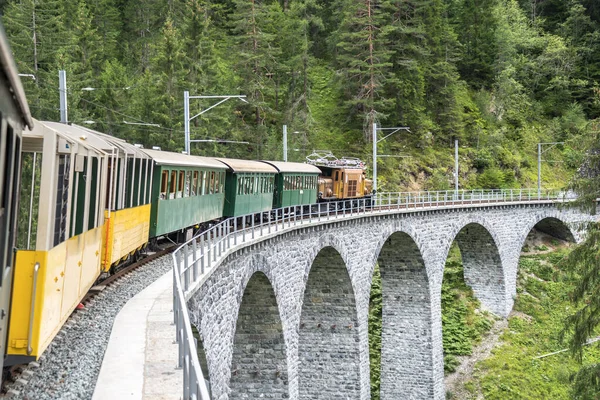 Híres Történelmi Gőzvonat Davos Filisur Között Svájc — Stock Fotó