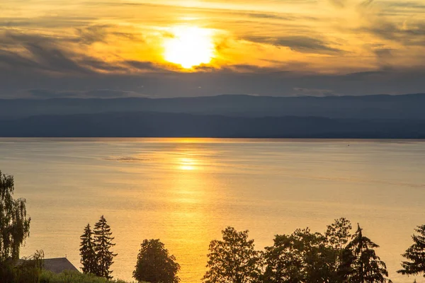 Prachtige Zonsondergang Het Meer Van Genève Met Reflectie — Stockfoto