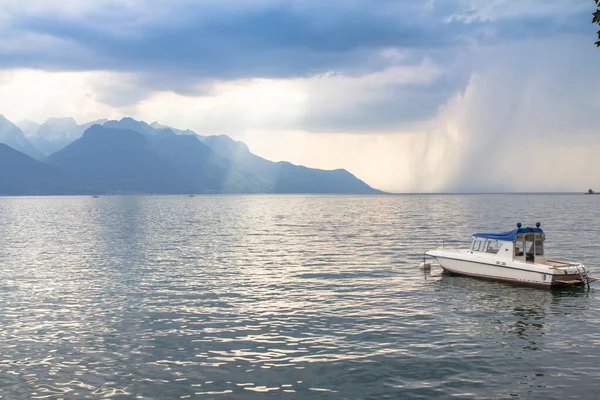 スイスのモントルーからの美しいジュネーブ湖のパノラマ — ストック写真