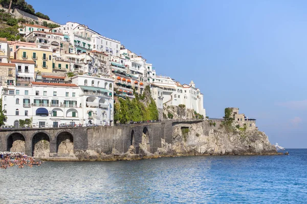 Kända Stranden Spiaggia Atrani Salernobukten Kampanien Amalfi Italien — Stockfoto