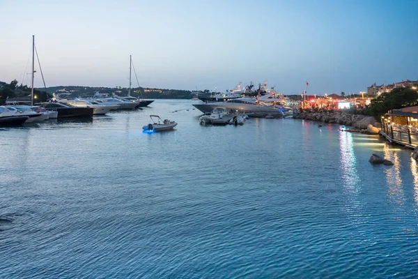 Luxe Jachten Afgemeerd Porto Cervo Avonds Sardinië Italië — Stockfoto