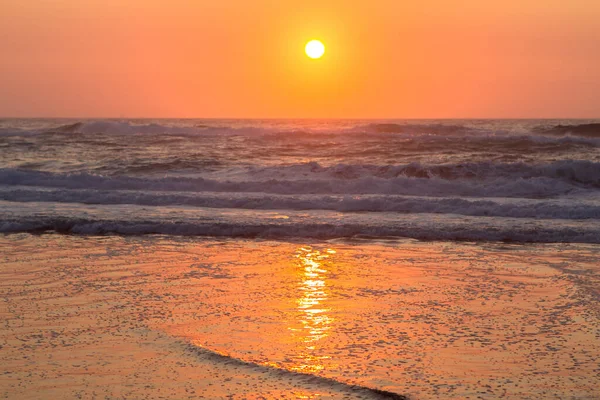 Złoty Letni Zachód Słońca Nad Oceanem Portugalii — Zdjęcie stockowe