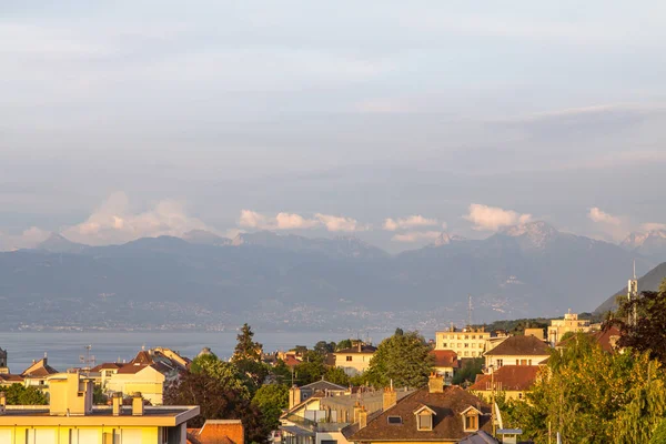 Πανόραμα Άποψη Πάνω Από Evian Πόλη Στη Γαλλία Και Λίμνη — Φωτογραφία Αρχείου
