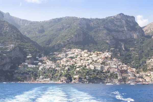 Widok Miasto Charakter Positano Wody Wybrzeże Amalfi Włochy — Zdjęcie stockowe
