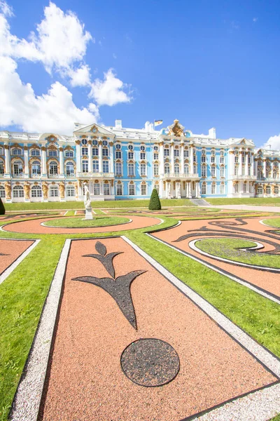 ロシアのサンクトペテルブルクにあるキャサリン宮殿のファサード — ストック写真
