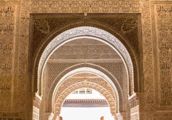 Beautiful Ornate Arches Courtyard Lions Alhambra Traditional Arabian Style Granada — Stock Photo, Image