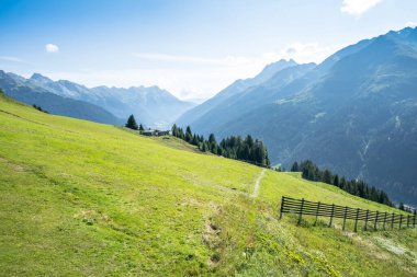 Avusturalya Alpleri, Saint Anton, Tyrol 'da yaz manzarası