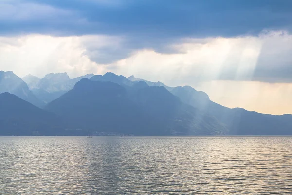 スイスのモントルーからの美しいジュネーブ湖のパノラマ — ストック写真