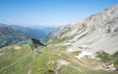 Avusturalya Alpleri, Saint Anton, Tyrol 'da yaz manzarası