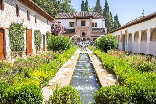 Garden Fountain Patio Acequia Alhambra Granada Andalucia Spain — Stok fotoğraf