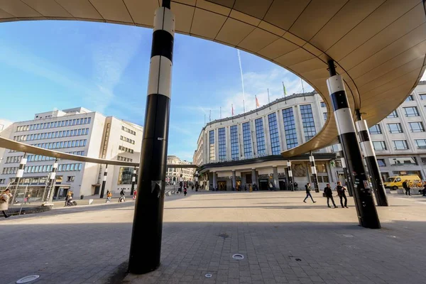 BRUSELAS, BÉLGICA 23 DE NOVIEMBRE DE 2014: Vista de la Estación Central de Ferrocarriles —  Fotos de Stock