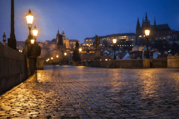 Ponte Charles em Praga ao amanhecer República Checa — Fotografia de Stock