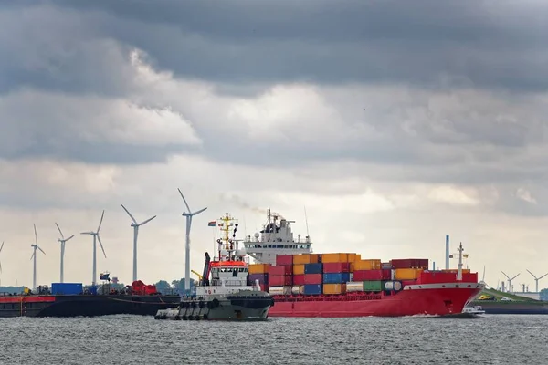 Großes Frachtschiff — Stockfoto