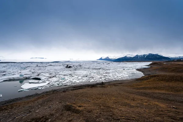 Icebergs na lagoa da geleira — Fotografia de Stock