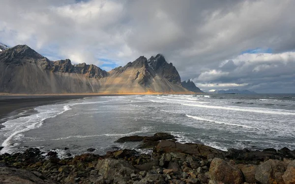 Scenic mountain landscape shot — Stock Photo, Image