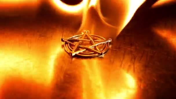 Antika pentagram burning 4 k film — Stockvideo