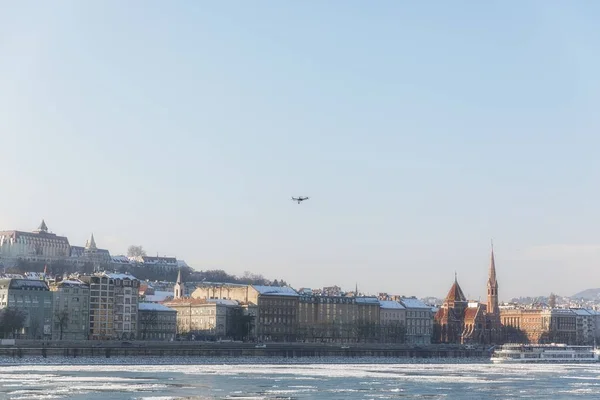 Fiume Danubio congelato in Ungheria con drone UAV — Foto Stock