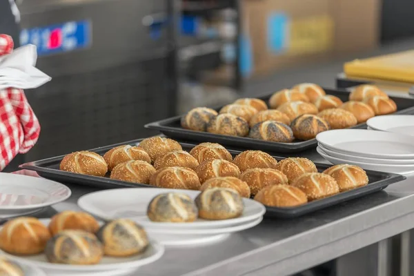 Freshly baked buns in the kitchen — Stock Photo, Image