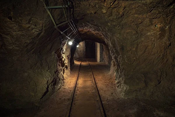 Podziemne przejście kopalni kąt strzału — Zdjęcie stockowe