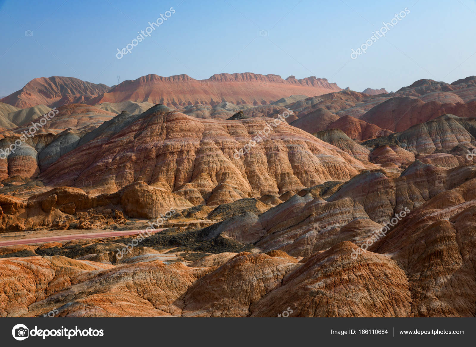 Montagnes Darc En Ciel Au Géoparc Asiatique à La Chine