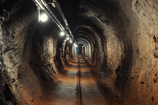 Angle de passage souterrain de la mine — Photo