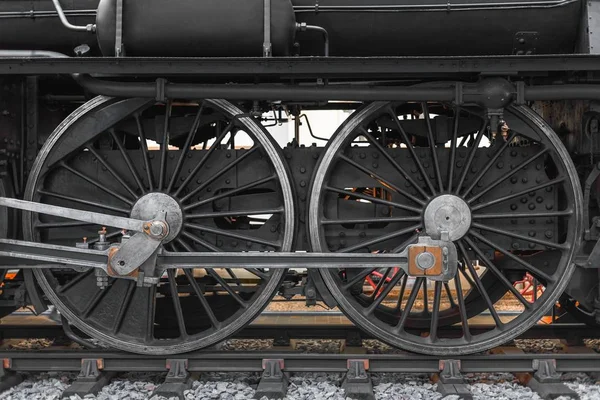 Ruedas de una vieja locomotora —  Fotos de Stock