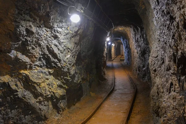 Underground mine passage angle shot — Stock Photo, Image