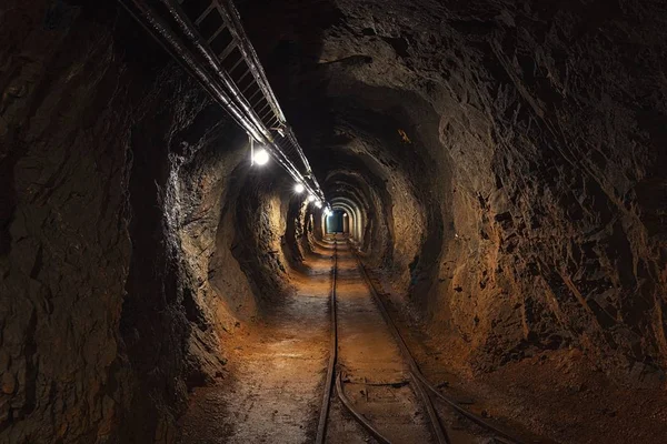 Underground mine passage angle shot — Stock Photo, Image