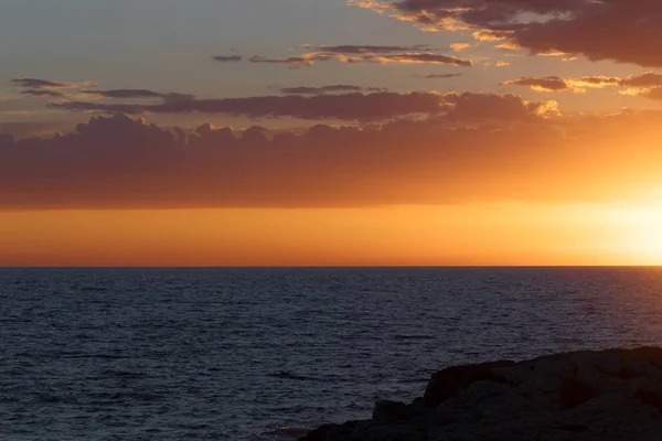 Belo pôr do sol no mar — Fotografia de Stock