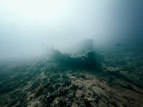 Scheepswrak exterieur in de Oceaan — Stockfoto