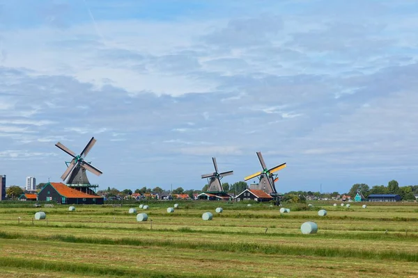 Holenderskie wiatraki w Holandii filmy z bliska — Zdjęcie stockowe