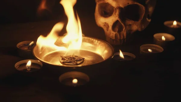 Vypalování pentagramu na detailní fotografii oltáře — Stock fotografie