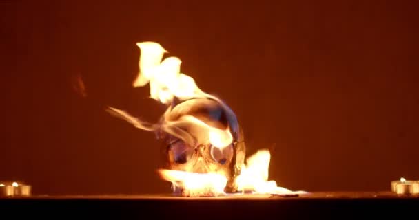 Burning human skull closeup footage — 图库视频影像
