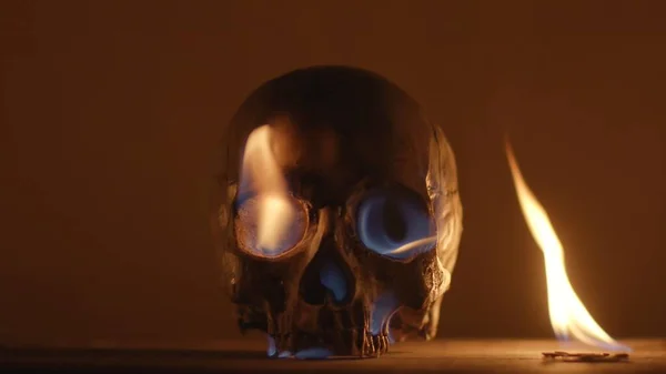 Burning human skull closeup photo — Stock Photo, Image