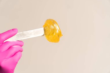 Büyük boy spatula şekeri, saç kesimi için büyük boy.